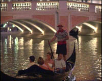 Venise, sa place Saint-Marc et ses gondoles